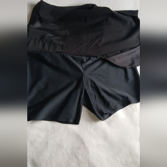 Elegant Black Mini Skirt - Picture 6 of 7